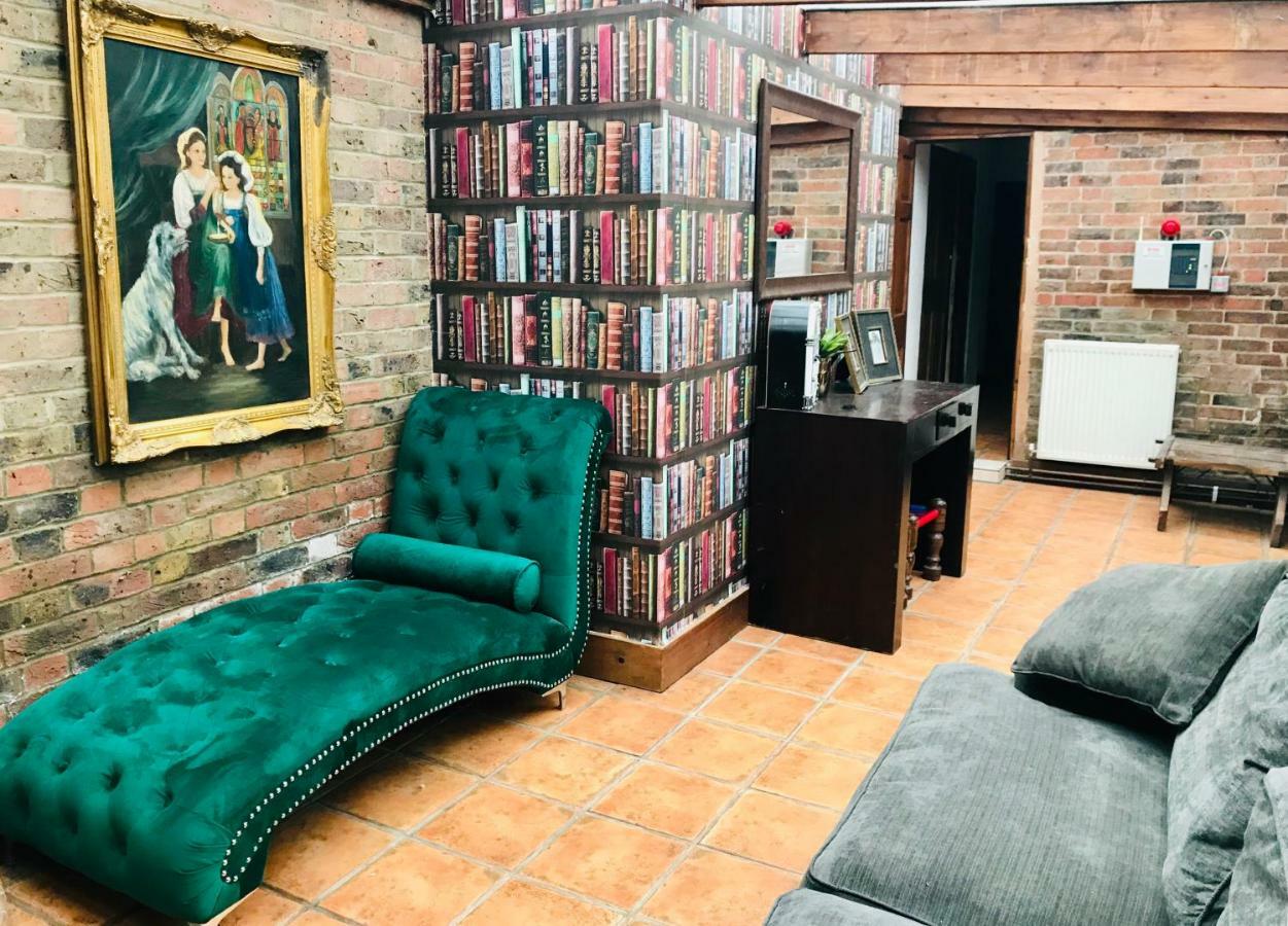 Oldlands Farmhouse Gatwick 홀리 외부 사진